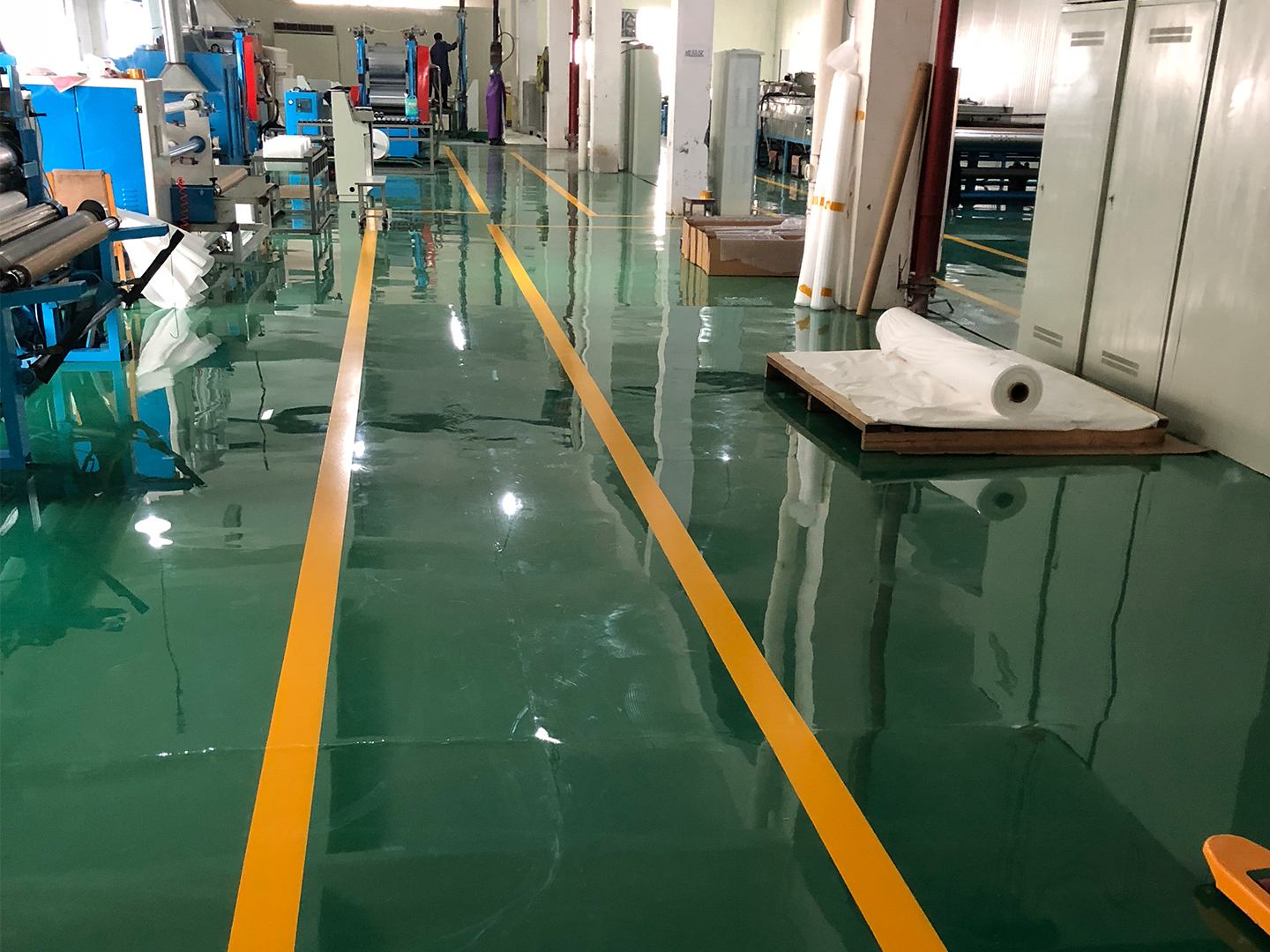 環(huán)氧自流平地坪 