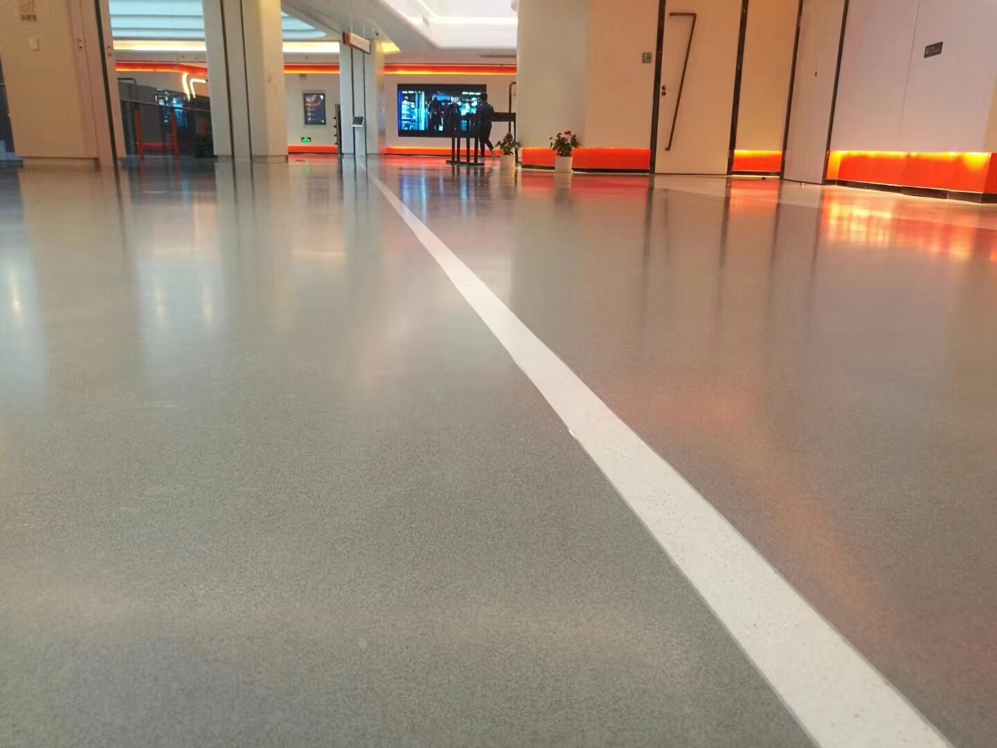 環(huán)氧磨石地坪 
