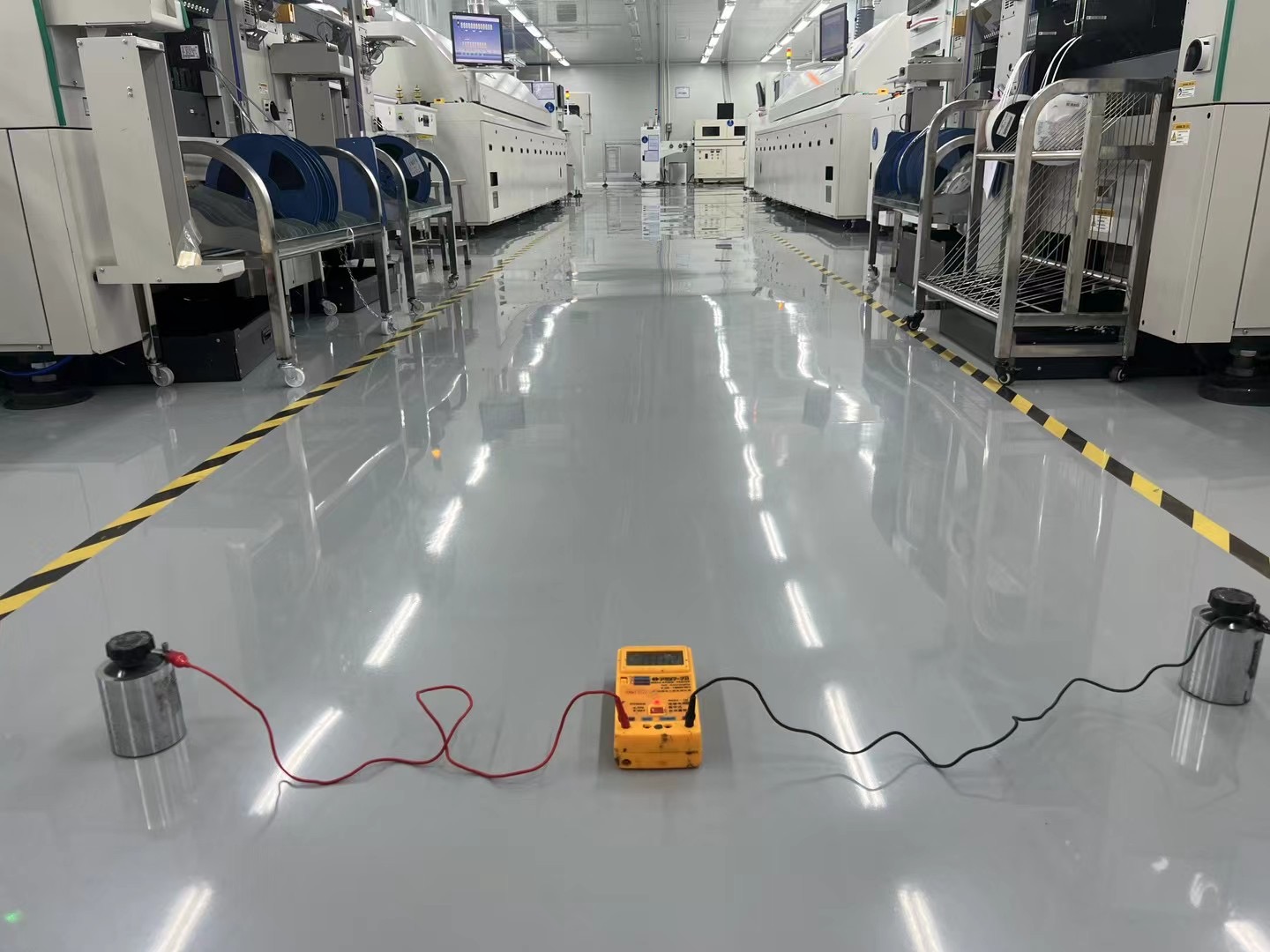 防靜電自流平地坪 